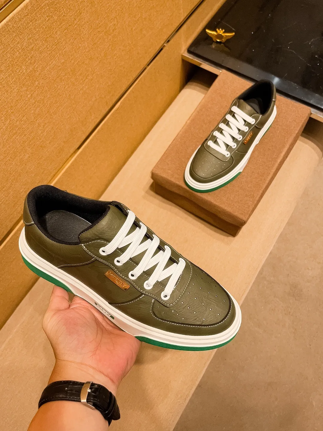 Men's shoes💰 420💰[BV]🔥 High-end men's shoes brand official website 1:1 latest masterpiece: the upper is made of Italian imported first-layer cowhide with a comfortable and breathable lining➕original non-slip and wear-resistant outsole🔥, making walking more convenient and comfortable! An exclusive new model, a stunning work, a beautiful 1:1 replica [color] compared to the official quality! Create a fashionable personality to set off your uniqueness! A must-have for trendy men! Classic 🔥Size: 38-44 Color: 🔥 Colors available🔥.